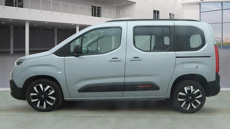 Used Citroën Berlingo 130 HP (95 kW) 2024 Grey MPV