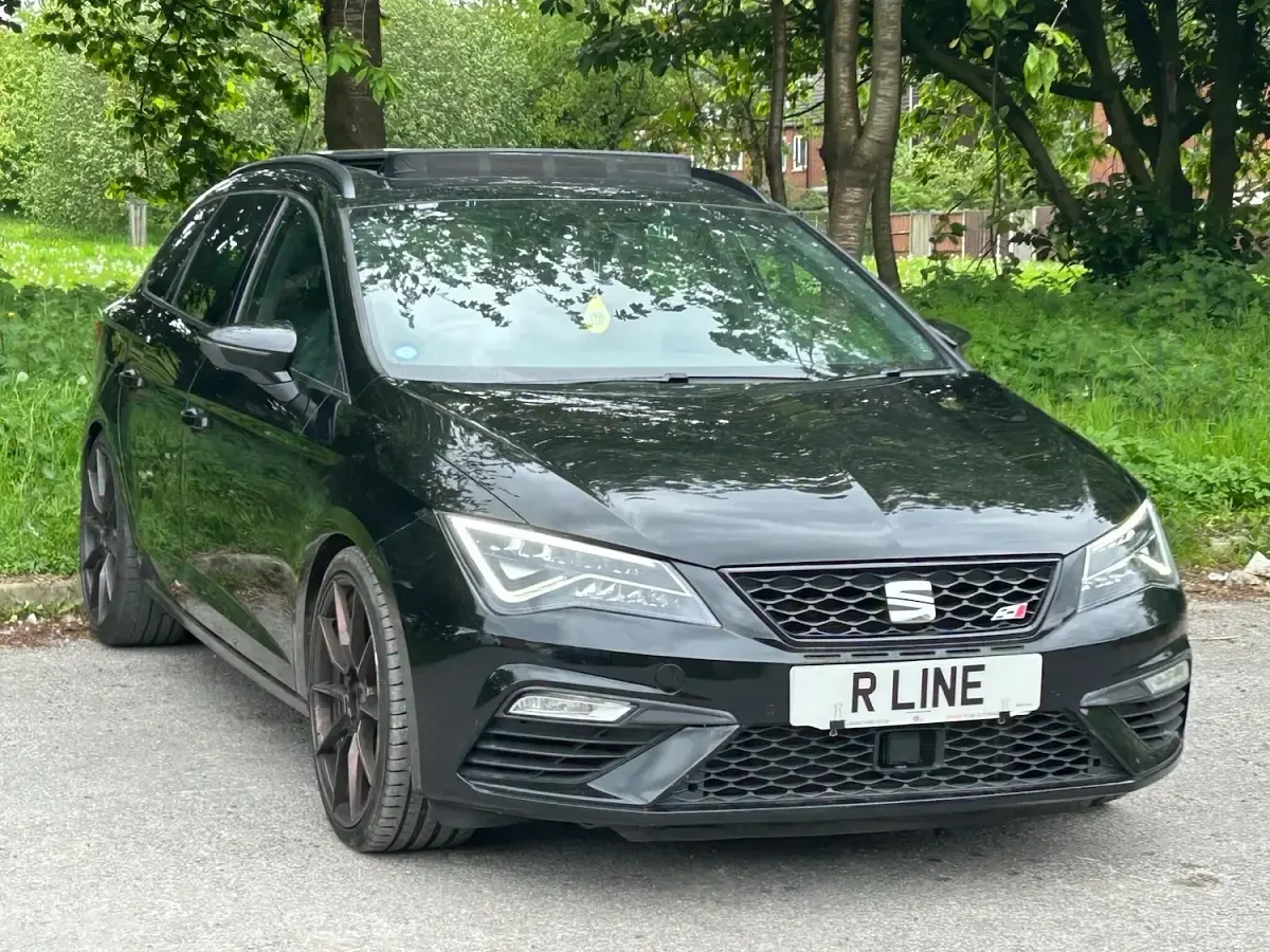 Used Seat Leon ST CUPRA 300 HP (220 kW) 2019 Black Estate