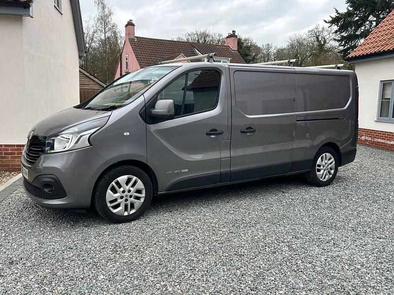 Used Renault Trafic 2015 Grey MPV