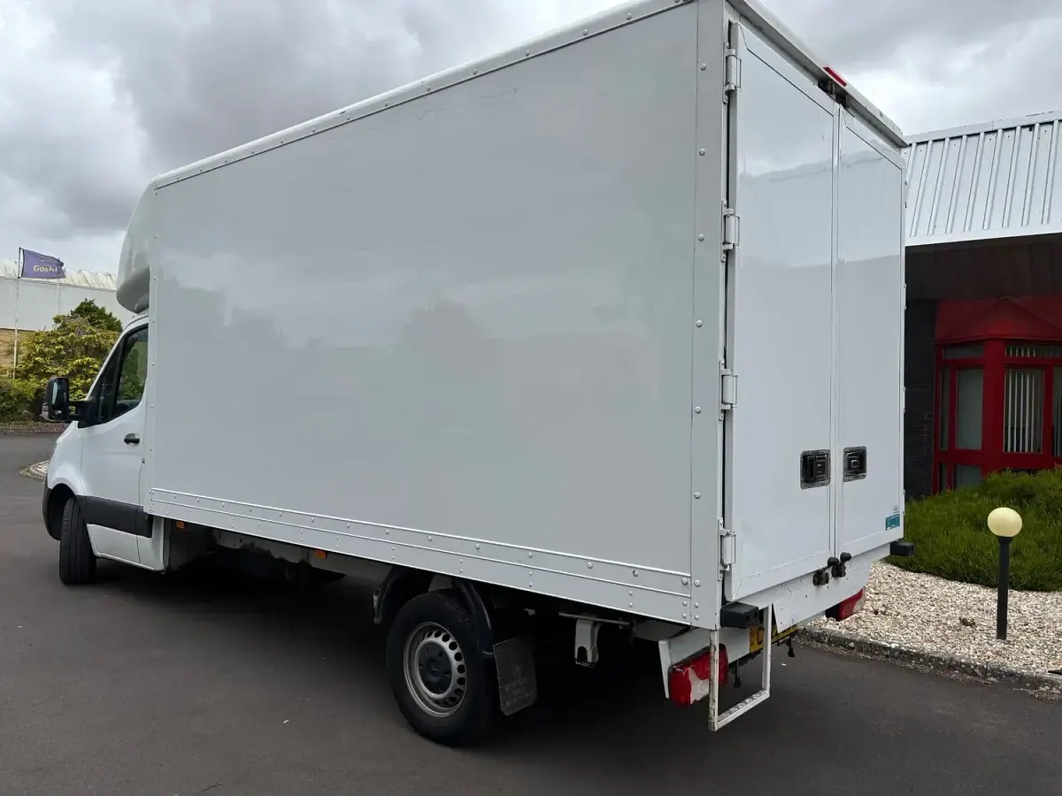 Used Mercedes Sprinter Progressive 141 HP (103 kW) 2022 White Van