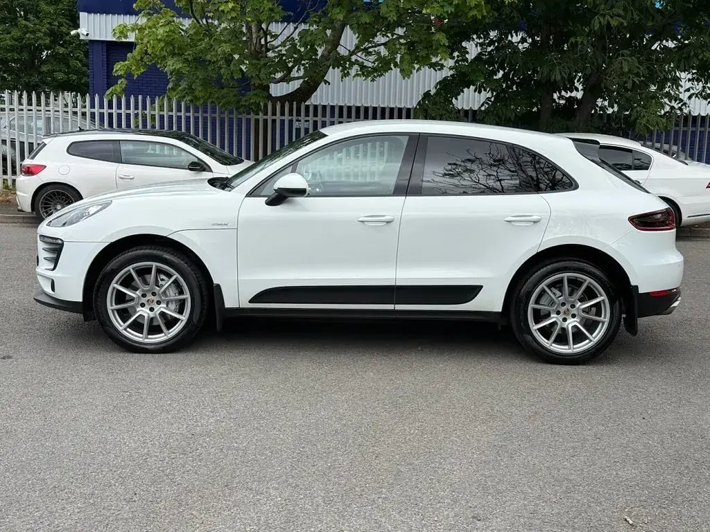 Used Porsche Macan 258 HP (189 kW) 2016 White SUV