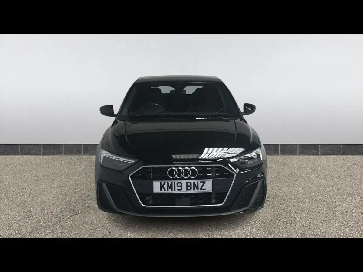 Begagnad Audi A1 S-Line 2019 Svart SUV