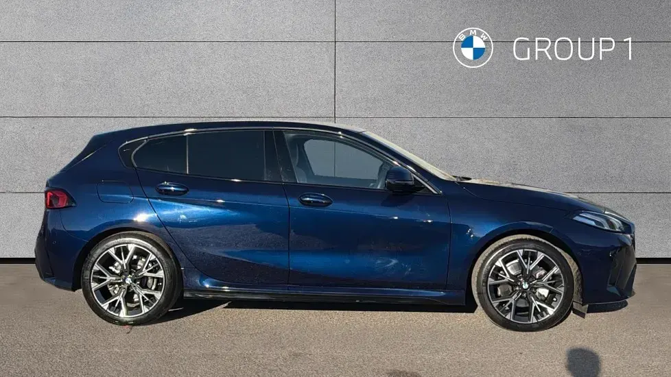 Second-hand BMW 120 M Sport 168 CP (123 kW) 2025 Albastru Hatchback