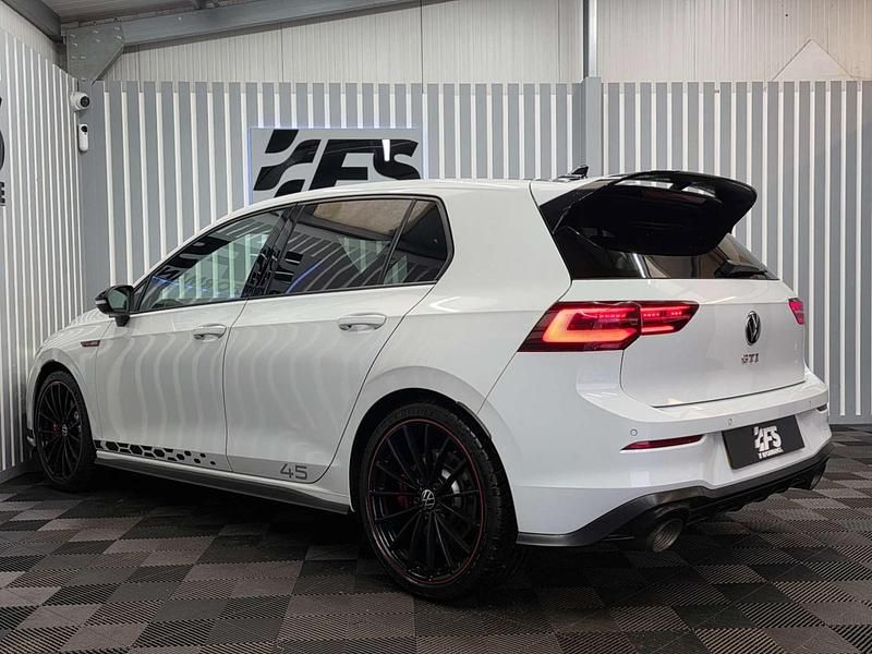 Used VW Golf VII GTI Clubsport 300 HP (220 kW) 2021 White Hatchback