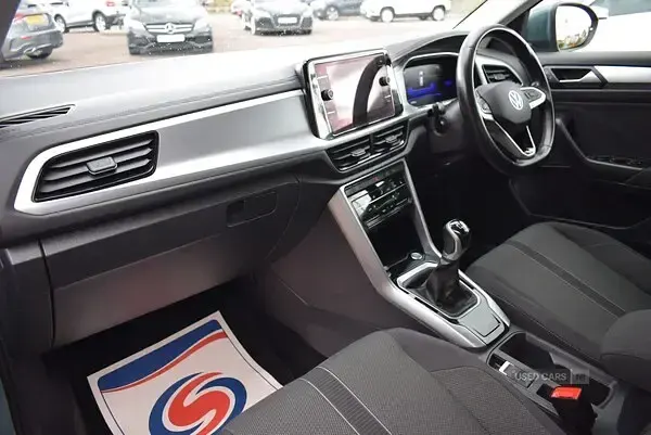 Used VW T-Roc Life 150 HP (110 kW) 2023 Blue SUV