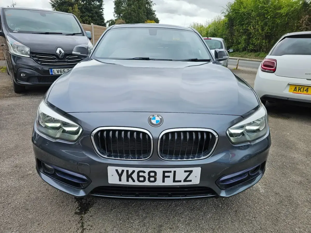 Second-hand BMW 118 Sport Line 150 CP (110 kW) 2018 Gri Hatchback