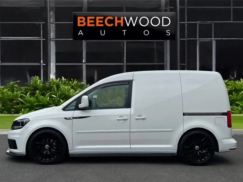 Usado VW Caddy Startline 122 HP (89 kW) 2016 Branco Monovolume