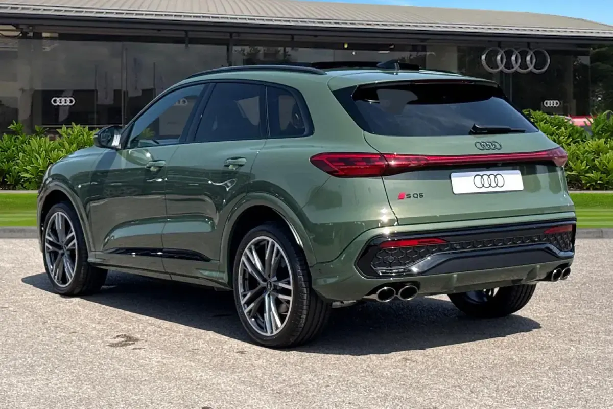New Audi SQ5 Black Edition 2026 Green SUV