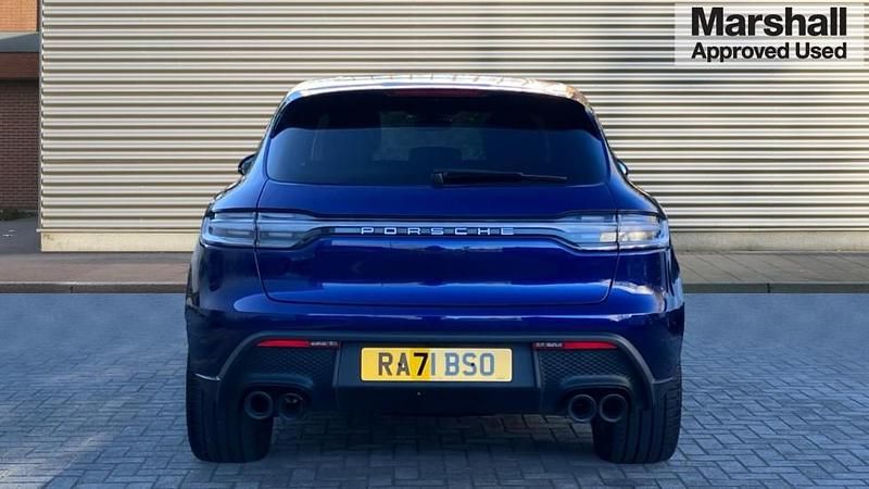 Used Porsche Macan 380 HP (279 kW) 2022 Blue SUV
