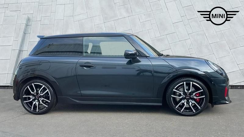 Usado Mini John Cooper Works Hatch 228 CV (167 kW) 2025 Gris Utilitario