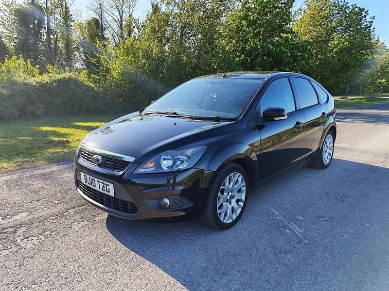 Used Ford Focus Zetec 110 HP (80 kW) 2011 Black Hatchback
