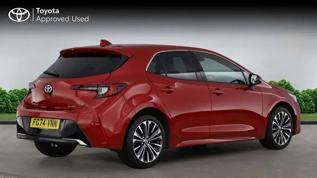 Gebraucht Toyota Corolla Design 138 PS (101 kW) 2024 Rot Kleinwagen