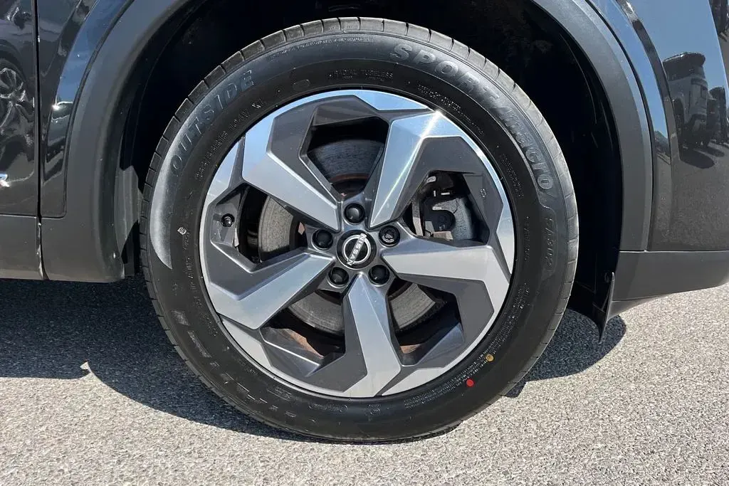Used Nissan Qashqai N-Connecta 187 HP (137 kW) 2024 Black SUV