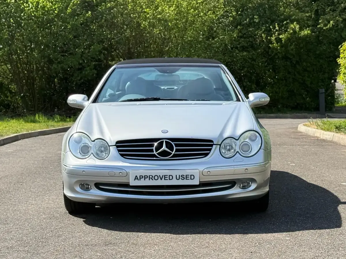 Used Mercedes CLK320 Avantgarde 218 HP (160 kW) 2004 Silver Cabriolet