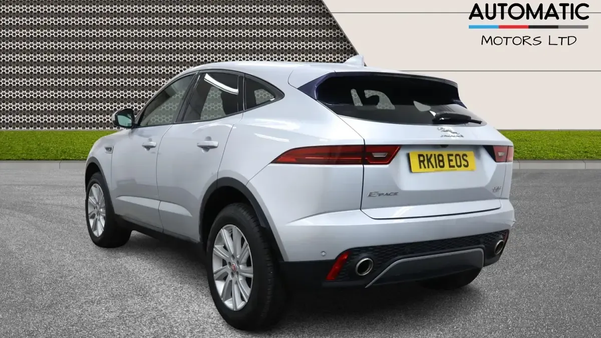 Używany Jaguar E-Pace S 180 KM (132 kW) 2018 Srebrny SUV