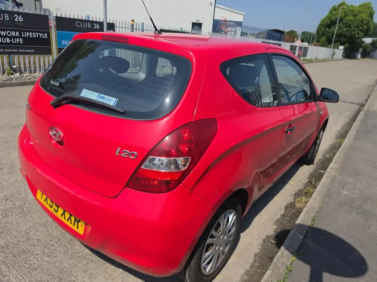 Used Hyundai i20 Classic 78 HP (57 kW) 2009 Red Hatchback