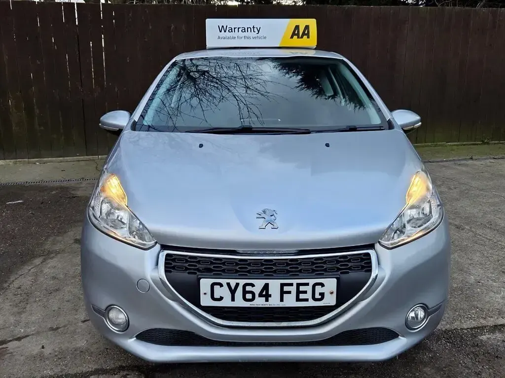 Used Peugeot 208 Active 82 HP (60 kW) 2015 Silver Hatchback