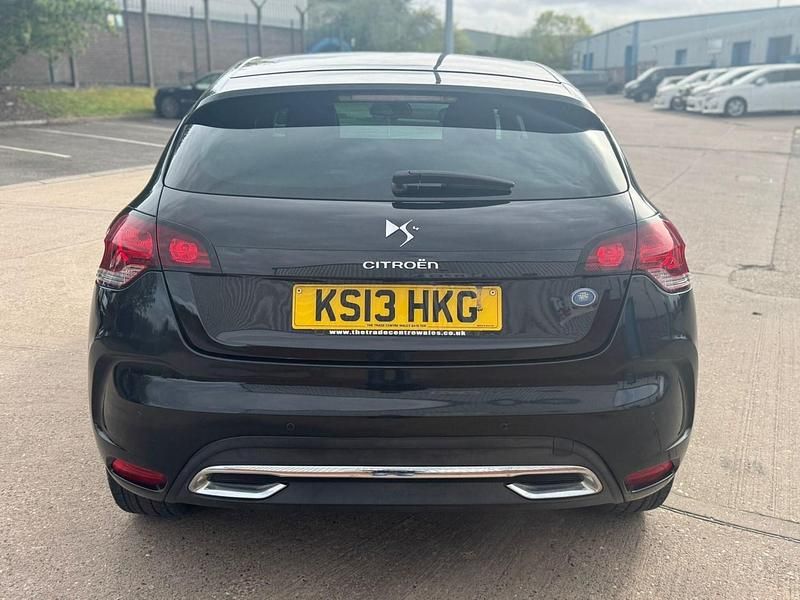 Begagnad Citroën DS4 2013 Svart Halvkombi