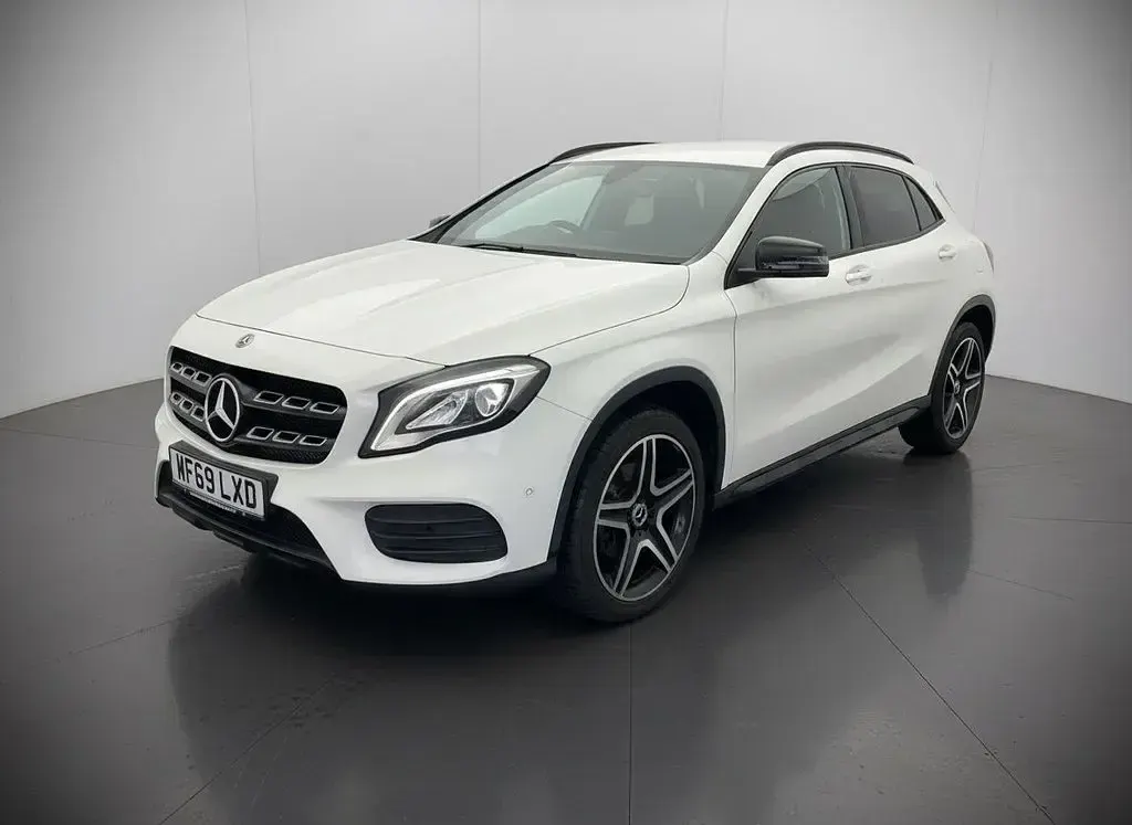 Used Mercedes GLA180 AMG line 122 HP (89 kW) 2019 White SUV