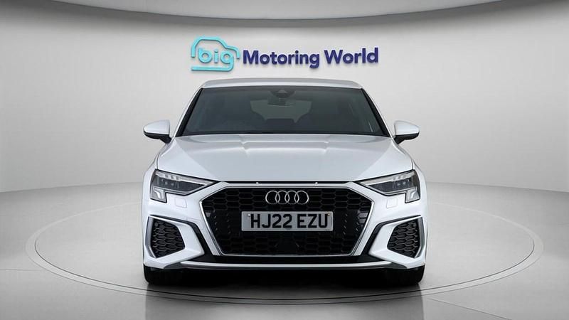 Used Audi A3 Sportback S-Line 150 HP (110 kW) 2022 White Hatchback