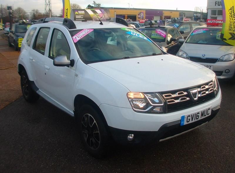 White Used 2016 Dacia Duster Prestige Hatchback | £6,995 (Fair price) - Image 1/4