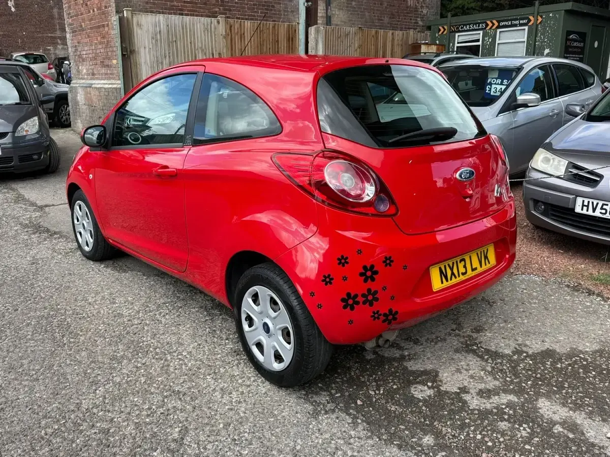 Used Ford Ka 69 HP (50 kW) 2013 Red Hatchback