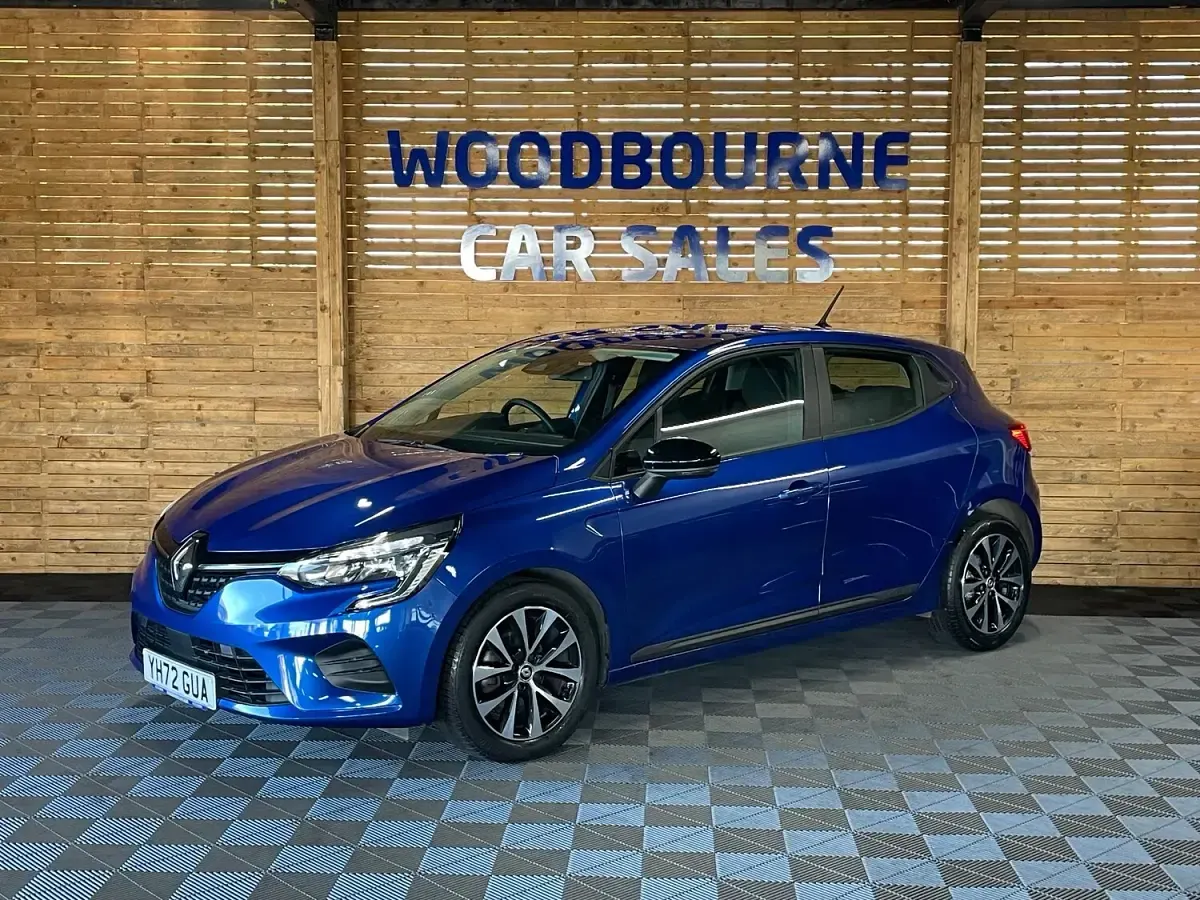 Used Renault Clio V Evolution 90 HP (66 kW) 2023 Blue Hatchback