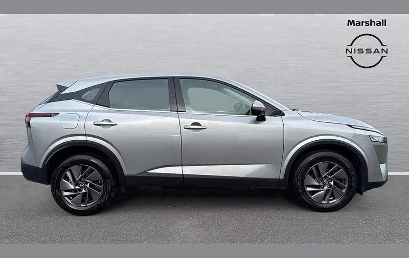 Used Nissan Qashqai Acenta Premium 155 HP (114 kW) 2023 Silver SUV