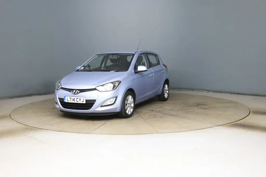 Used Hyundai i20 Active 99 HP (72 kW) 2014 Blue Hatchback