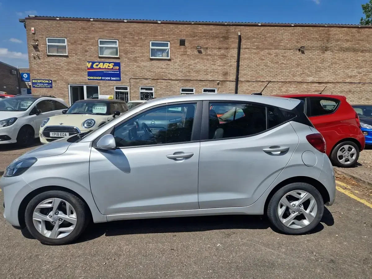 Used Hyundai i10 SE 2021 Silver Hatchback