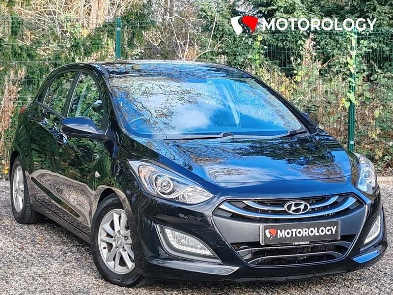 Black Used 2012 Hyundai i30 Active Hatchback | £3,750 (Good price) - Image 1/4
