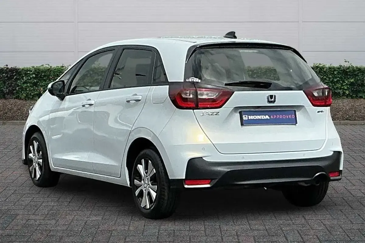 Used Honda Jazz Elegance 122 HP (89 kW) 2023 Sunlight white Hatchback