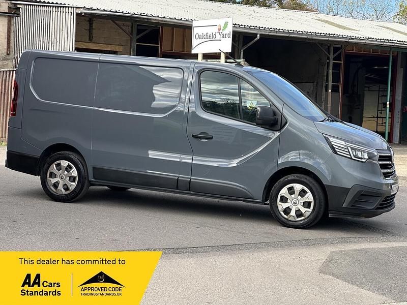 Used Renault Trafic Business 2022 Grey MPV