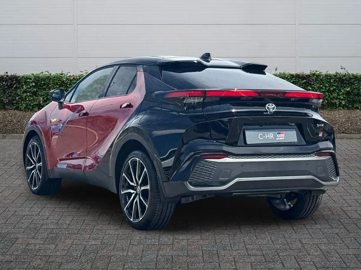 New Toyota C-HR Sport 2026 Red/black SUV