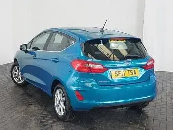 Używany Ford Fiesta Zetec 85 KM (62 kW) 2017 Niebieski Hatchback