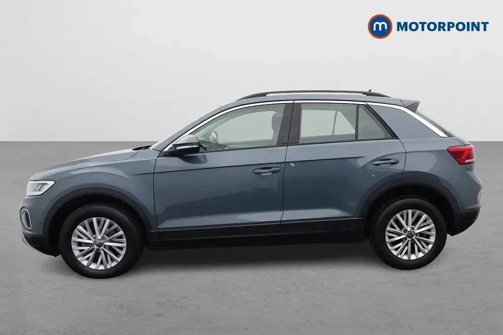 Used VW T-Roc Life 110 HP (80 kW) 2023 Blue SUV