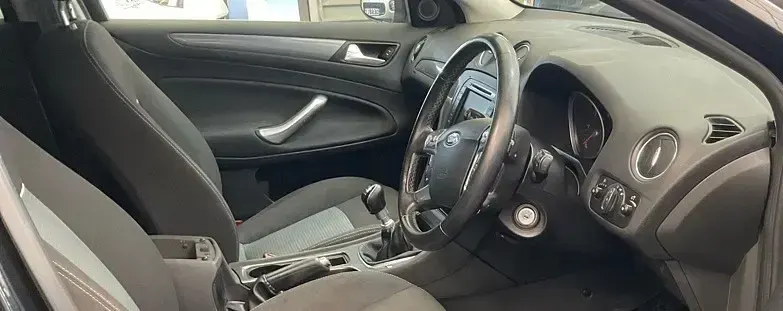 Used Ford Mondeo Business Edition 180 HP (132 kW) 2014 Black Hatchback