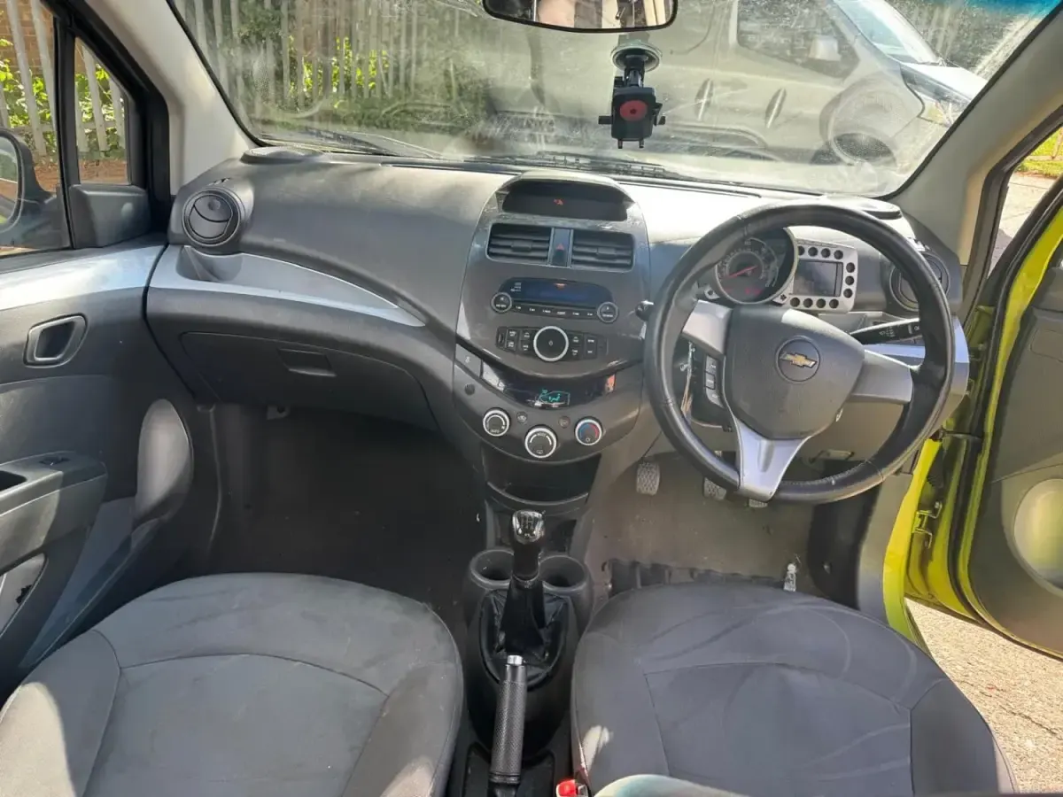 Used Chevrolet Spark LT 81 HP (59 kW) 2012 Green Hatchback