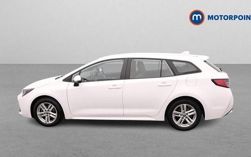 Begagnad Toyota Corolla 122 HK (89 kW) 2022 Vit Kombi
