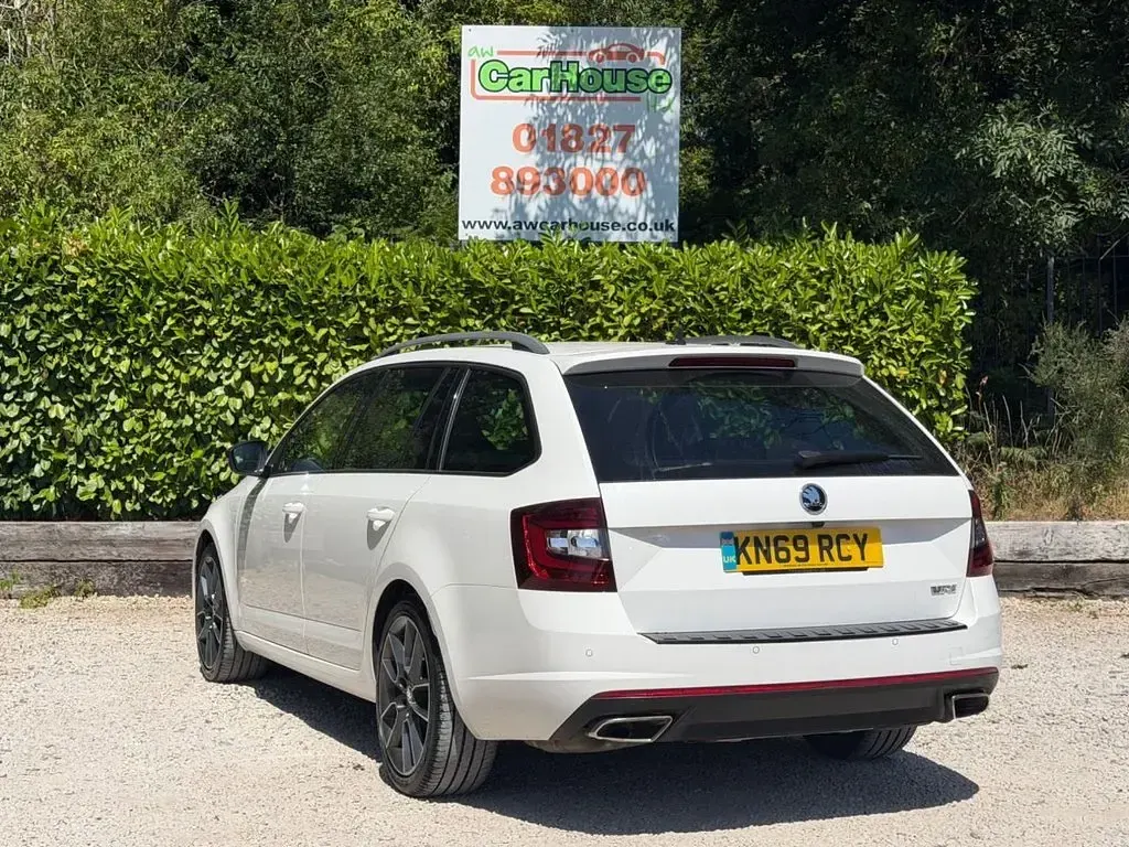 Used Skoda Octavia vRS 245 HP (180 kW) 2019 White Estate