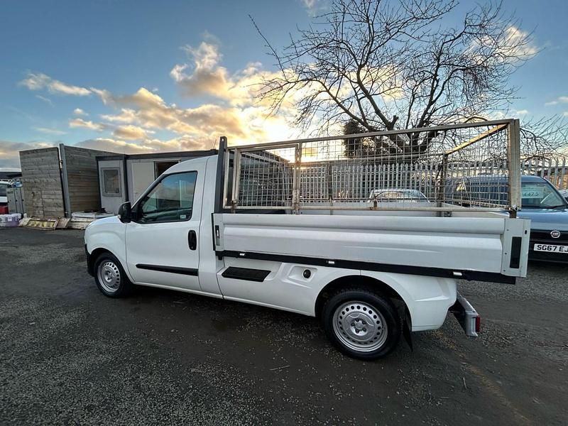 Used Fiat Doblò 90 HP (66 kW) 2014 White MPV