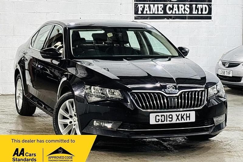 Black Used 2019 Skoda Superb SE Hatchback | £8,000 (Fair price) - Image 1/1