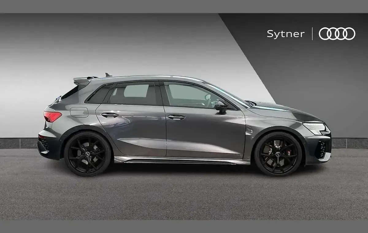 Usado Audi RS3 Sport 400 CV (294 kW) 2024 Gris Berlina