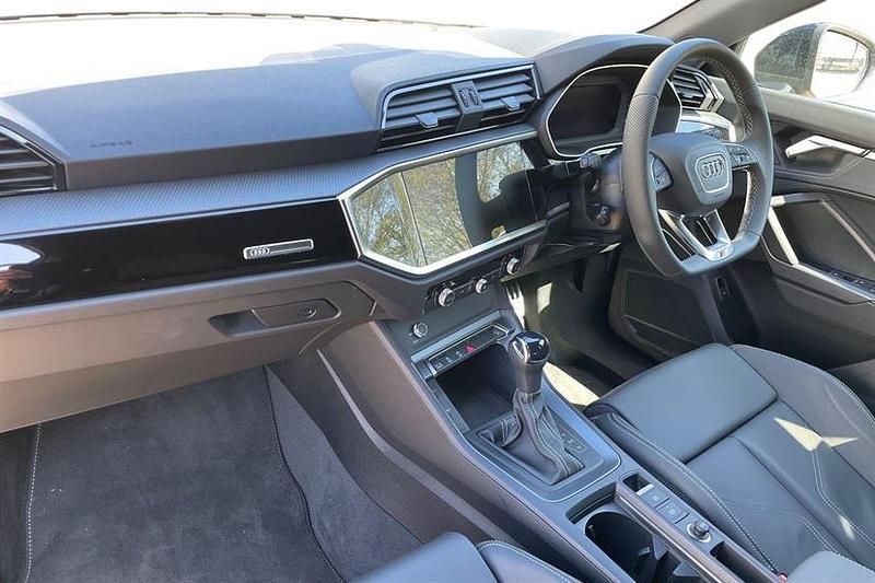 Ny Audi Q3 Black Edition 150 HK (110 kW) 2025 Grå SUV