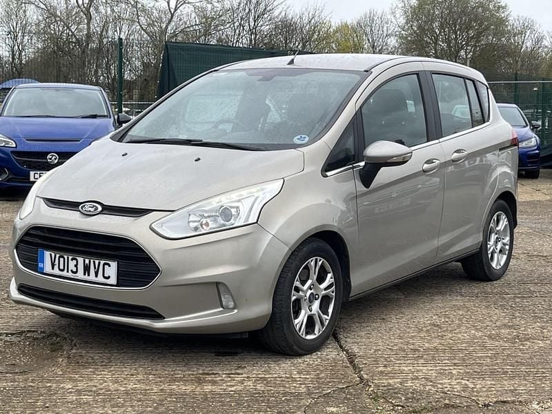 Usado Ford B-MAX Zetec 100 HP (73 kW) 2013 Prateado Monovolume