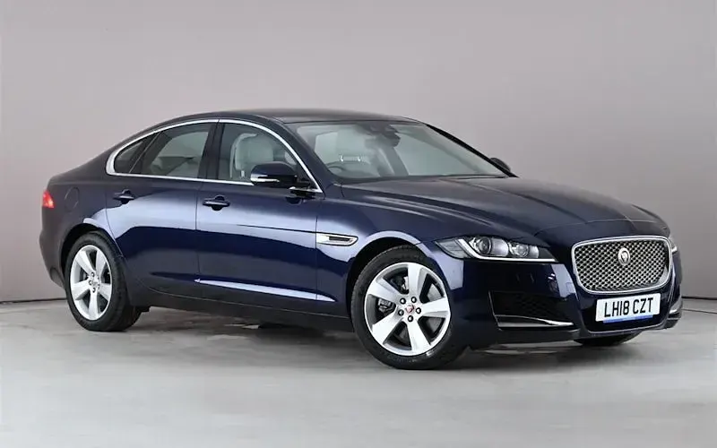 Usado Jaguar XF 300 HP (220 kW) 2018 Sedan