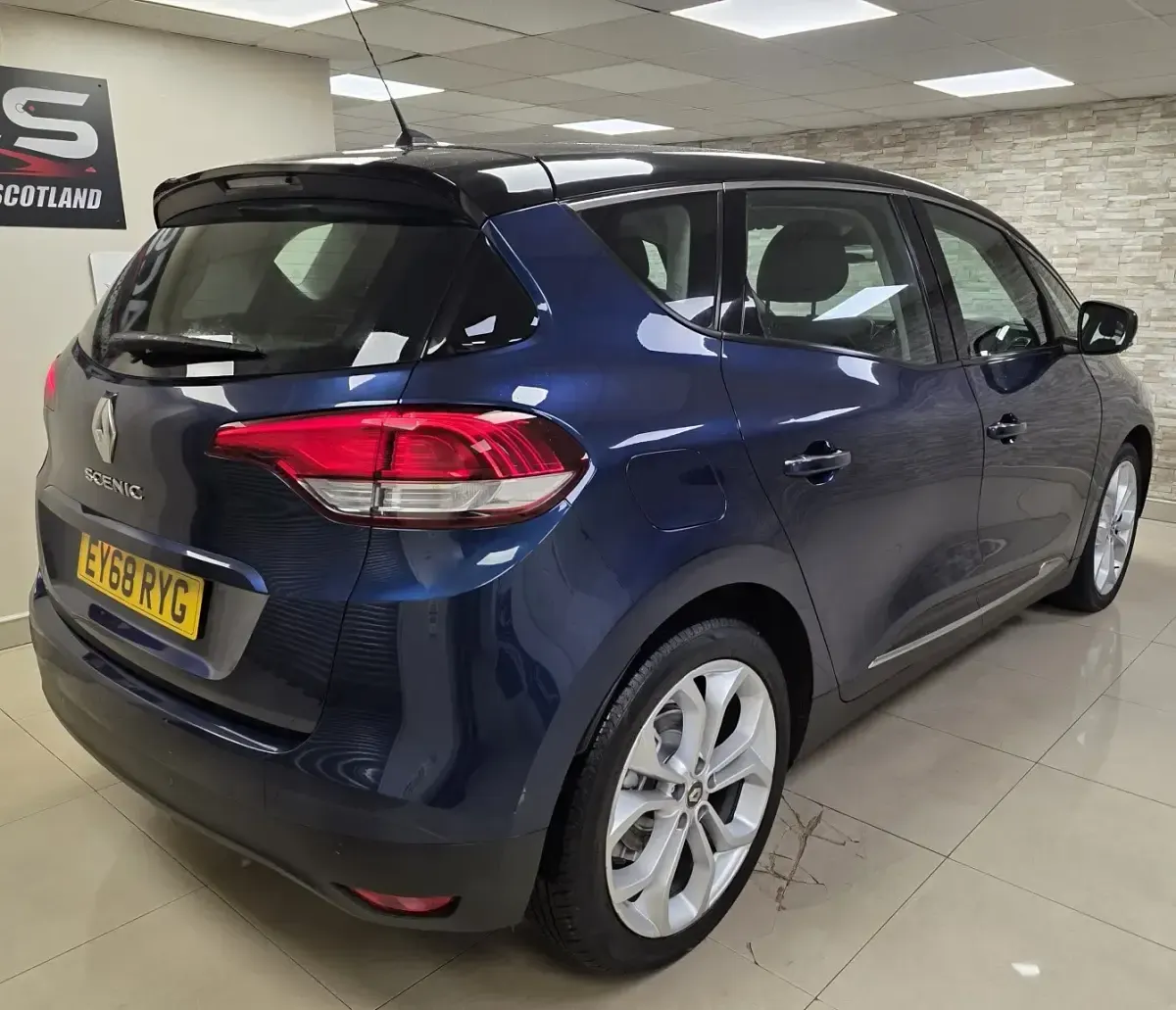Usado Renault Scénic IV Iconic 2018 Azul Monovolume
