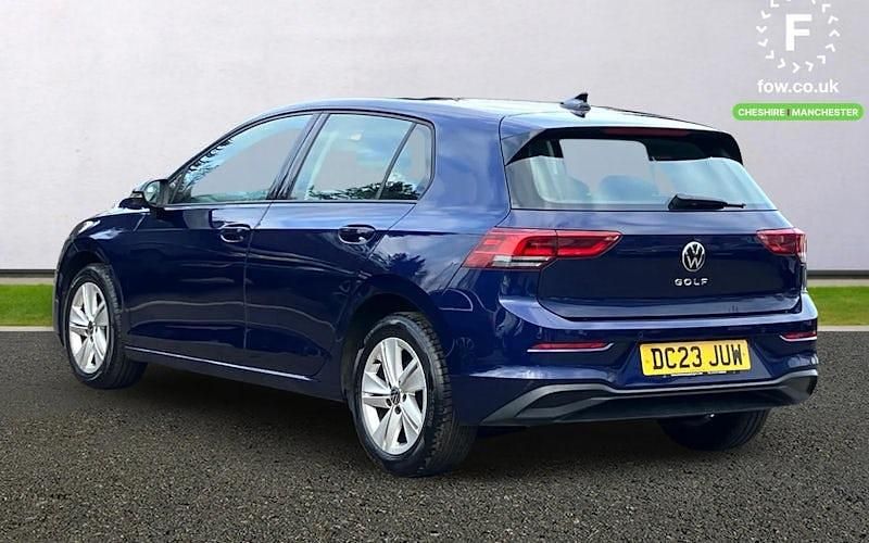 Used VW Golf VIII Life 150 HP (110 kW) 2023 Blue Hatchback