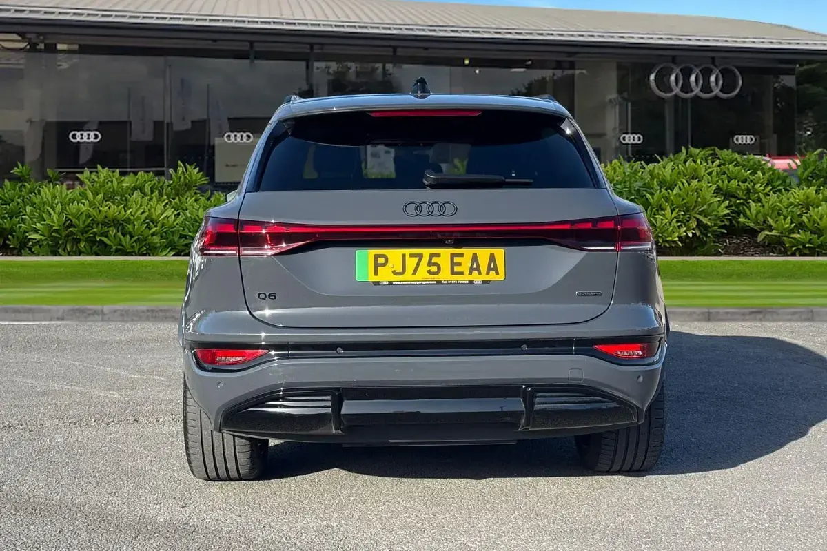 Used Audi Q6 e-tron Advanced 284 kW (387 HP) 2025 Grey SUV