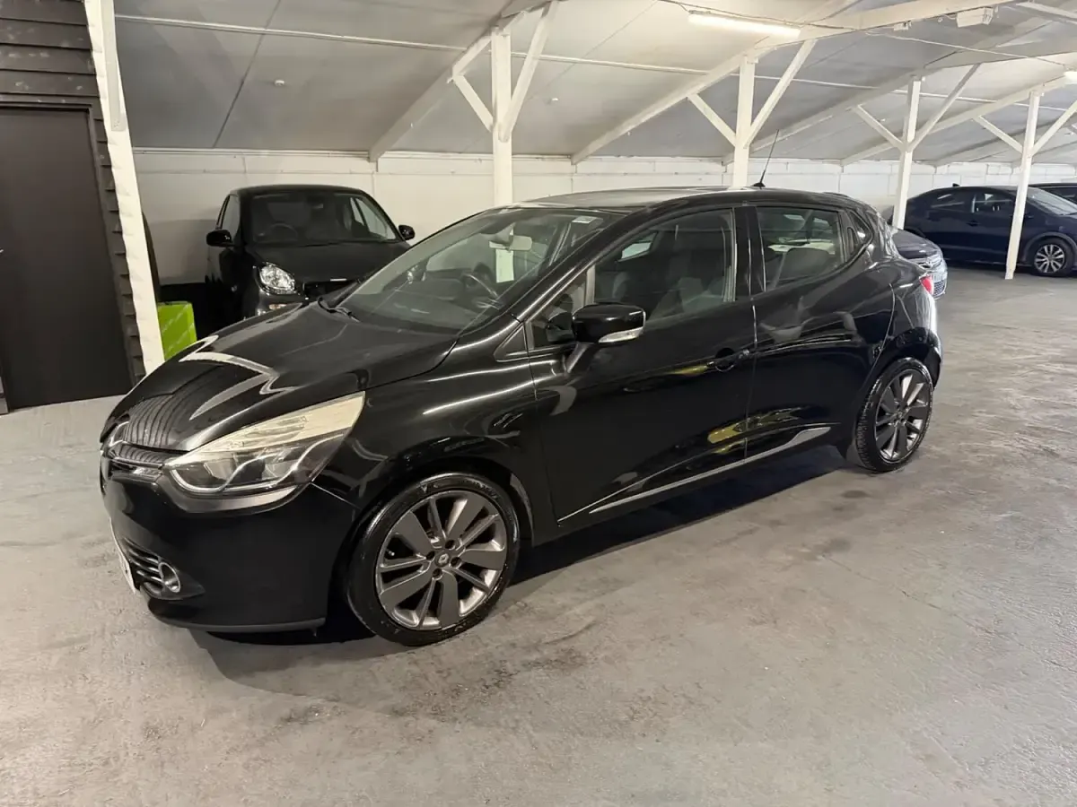 Used Renault Clio Dynamique 90 HP (66 kW) 2013 Black Hatchback